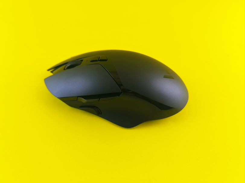 Premium Wireless Ergonomic Mouse – Stealth Black